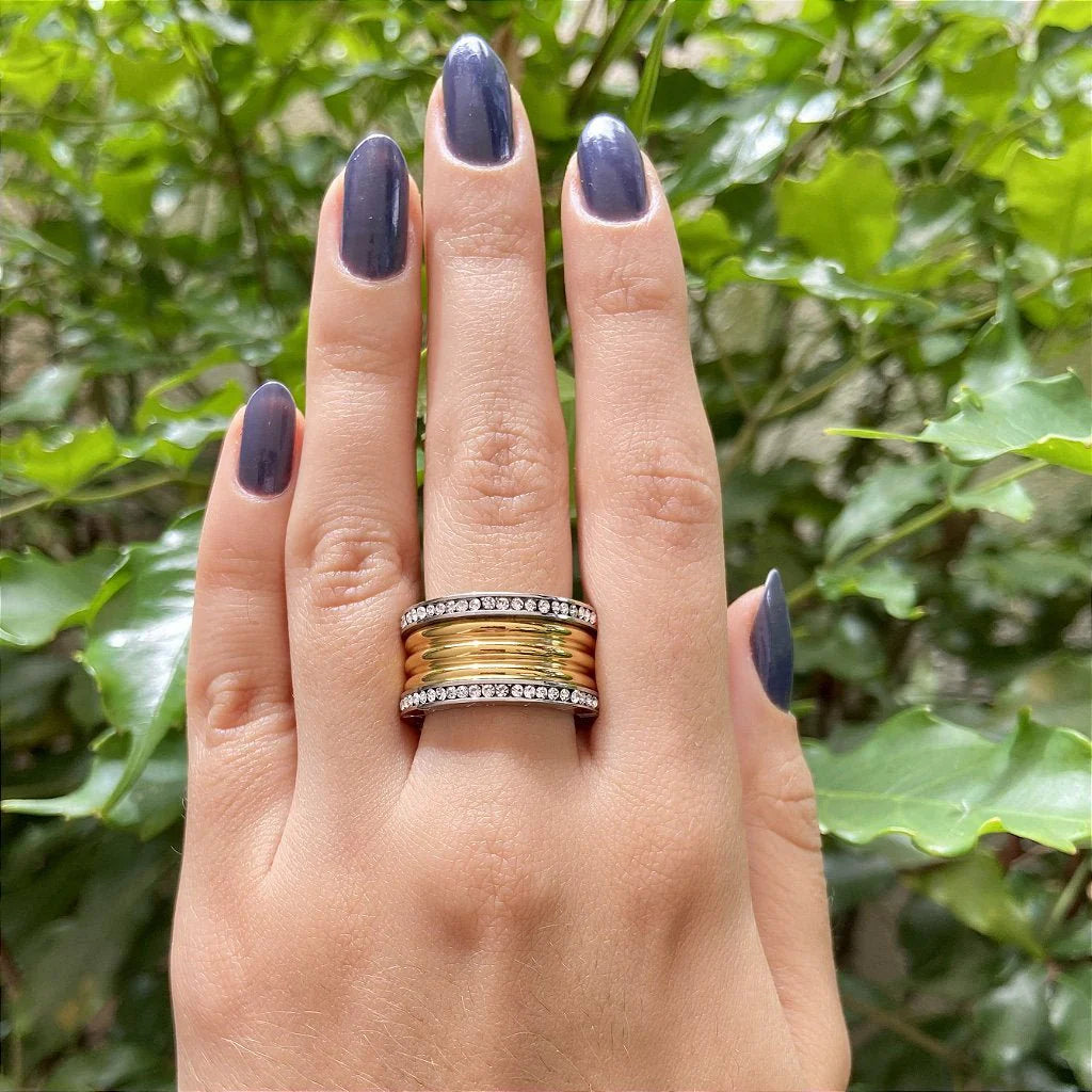 Anillo ZAYA Lujo Imperial con números romanos y circonia, baño de oro 18K; a prueba de agua, no se oscurece, hipoalergénico y con garantía de por vida.