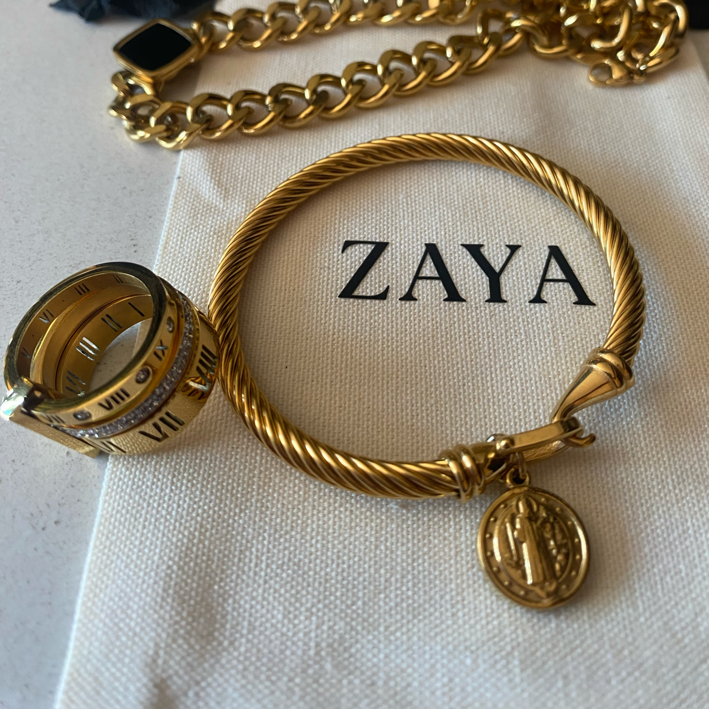 Brazalete Dije San Benito - Baño de Oro 18K