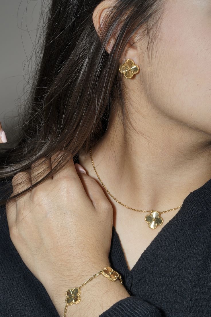 Collar Trébol Dorado Solitario – Baño de Oro 18K