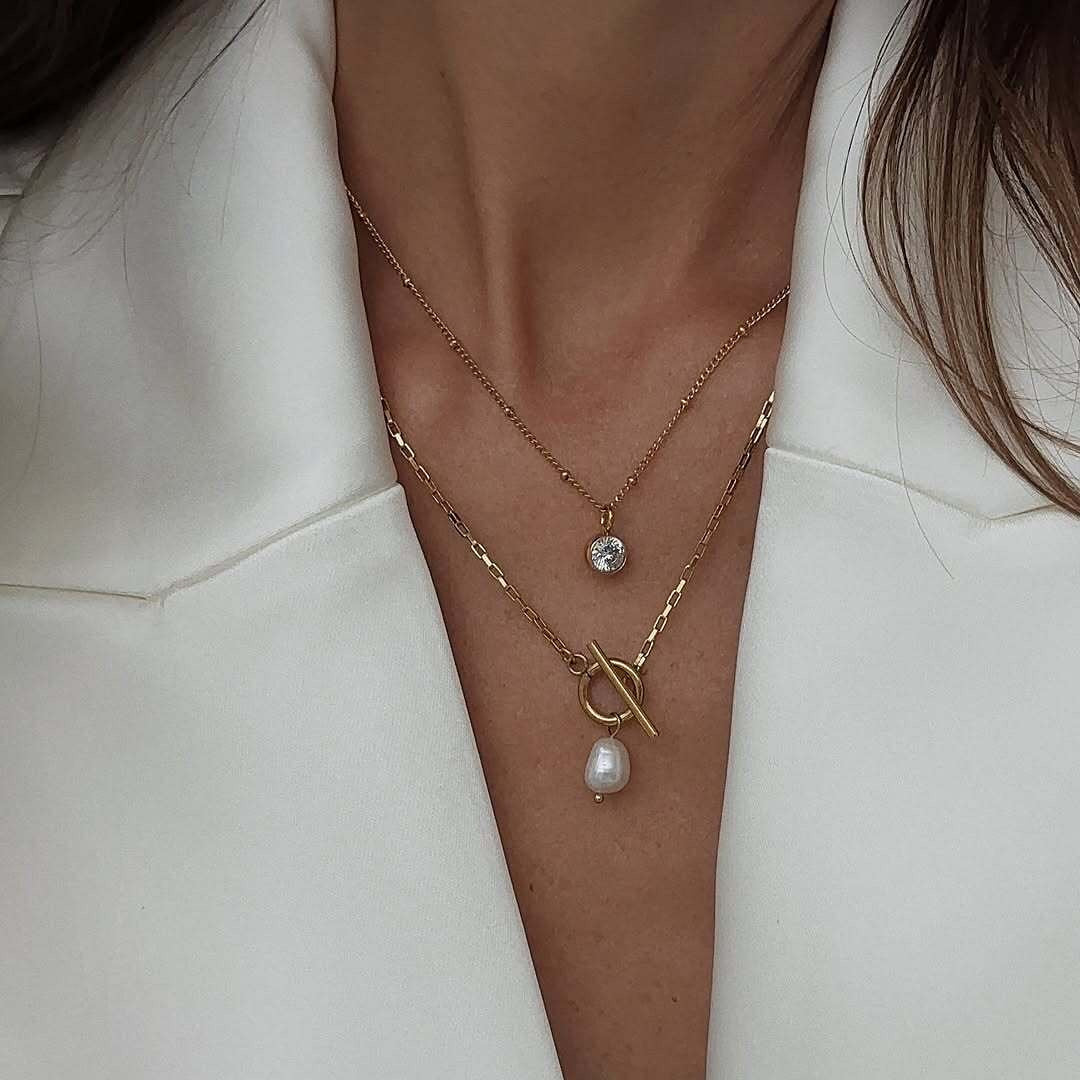 Collar Solitario de Cristal – Baño de Oro 18K
