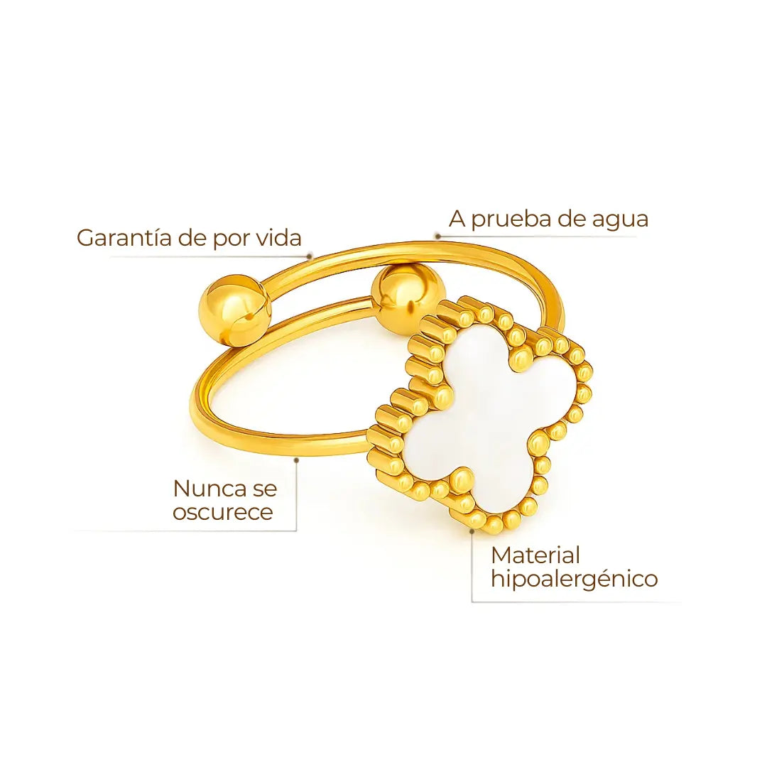 Anillo ZAYA ajustable con trébol blanco esmaltado y aro doble, baño de oro 18K; hipoalergénico, a prueba de agua y con garantía de por vida.