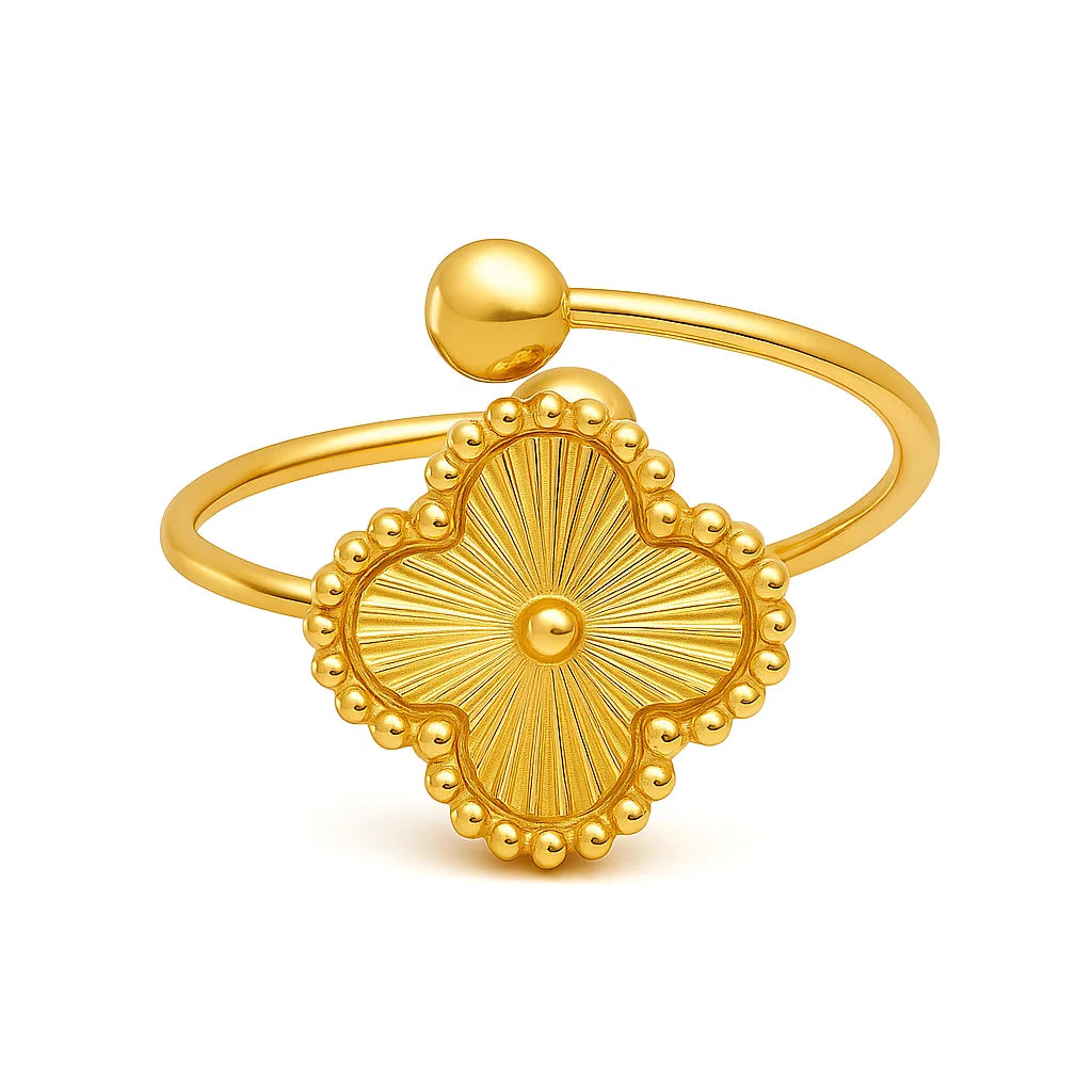 Anillo ZAYA ajustable con trébol dorado y aro doble, baño de oro 18K; hipoalergénico, a prueba de agua y con garantía de por vida.