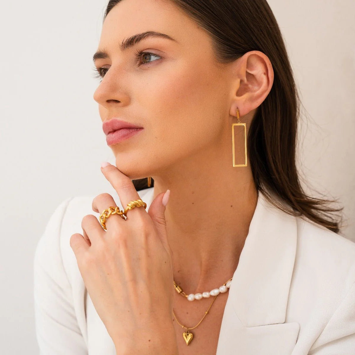 Collar ZAYA con dije de corazón y cadena satélite, baño de oro 18K; hipoalergénico, a prueba de agua y con garantía de por vida