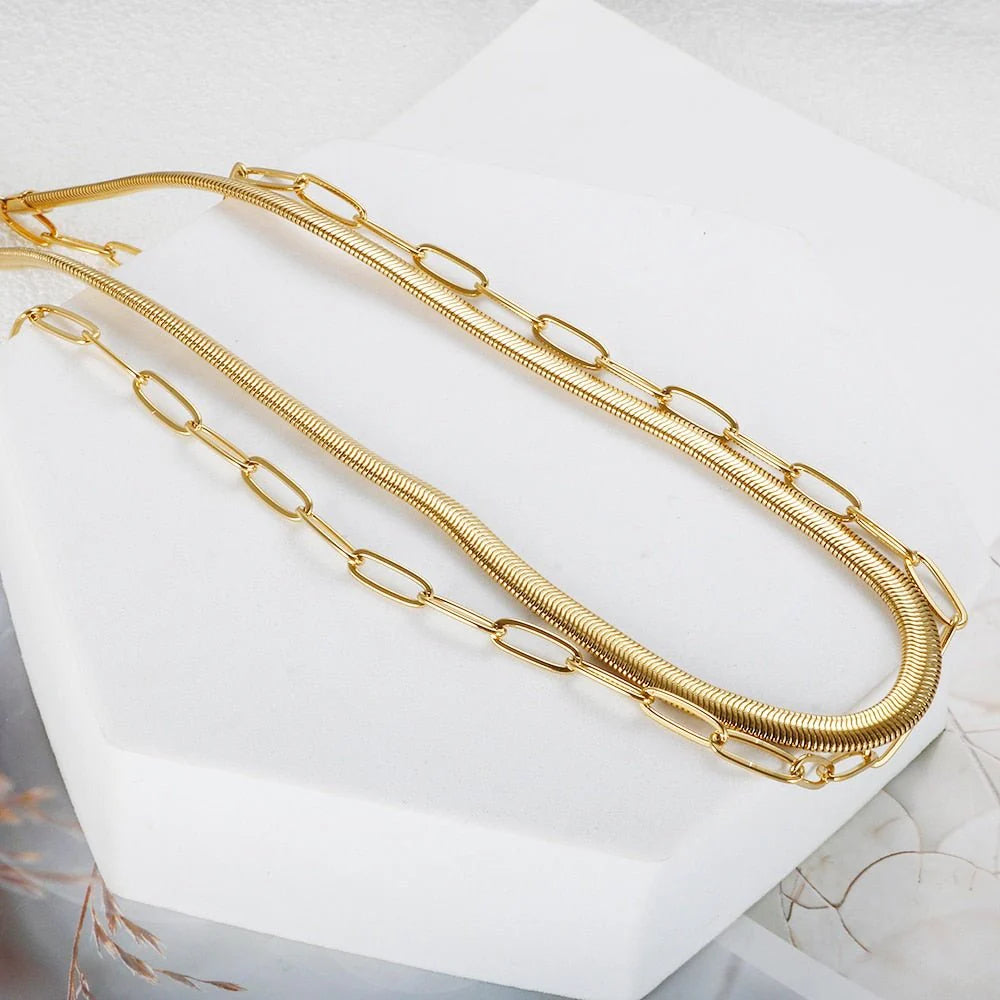 Collar doble ZAYA con cadena serpiente y cadena cartier, baño de oro 18K; a prueba de agua, no se oscurece, hipoalergénico y con garantía de por vida.