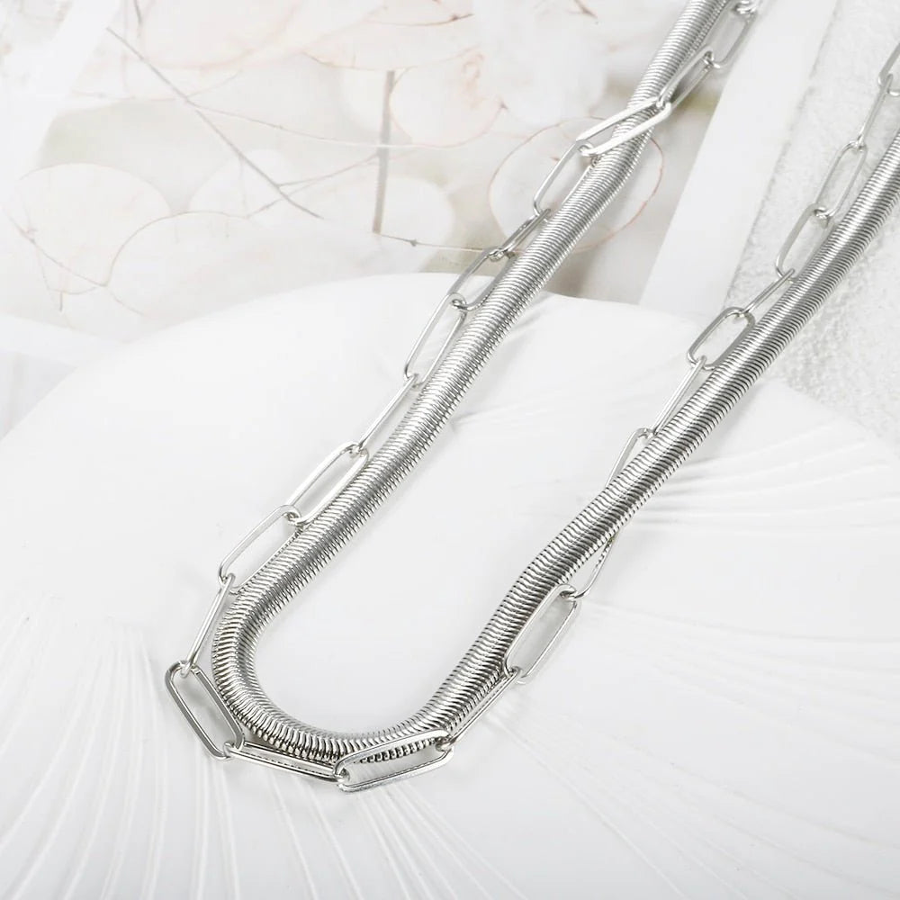 Collar doble ZAYA con cadena serpiente y cadena cartier, baño de oro 18K; a prueba de agua, no se oscurece, hipoalergénico y con garantía de por vida.