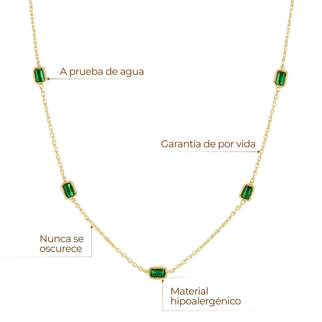 Collar ZAYA con puntos de luz verde esmeralda en engastes rectangulares, baño de oro 18K; hipoalergénico, a prueba de agua y con garantía de por vida