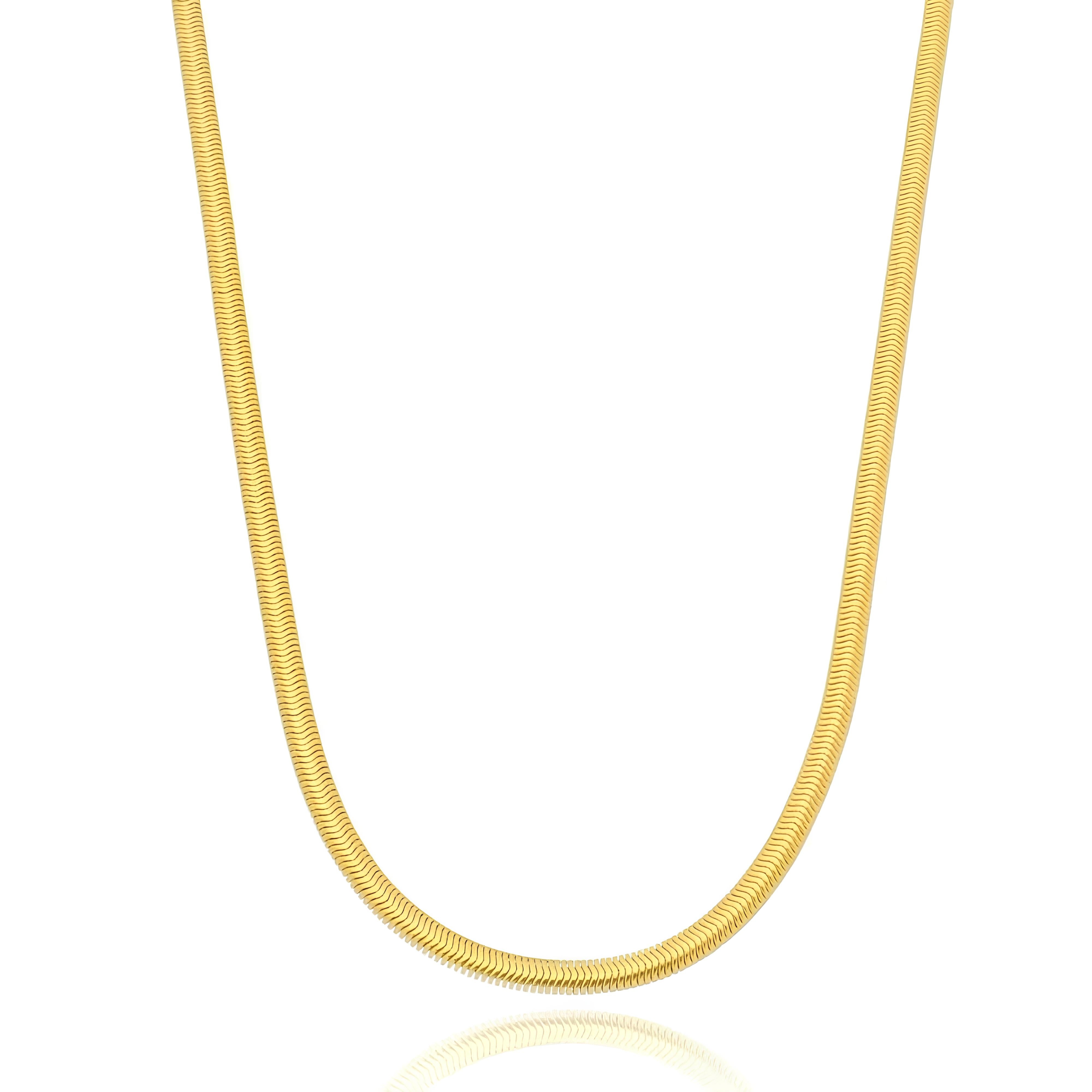 Collar ZAYA tipo snake fino de 2 mm, baño de oro 18K; ajustable 45–50 cm, hipoalergénico, a prueba de agua y con garantía de por vida.