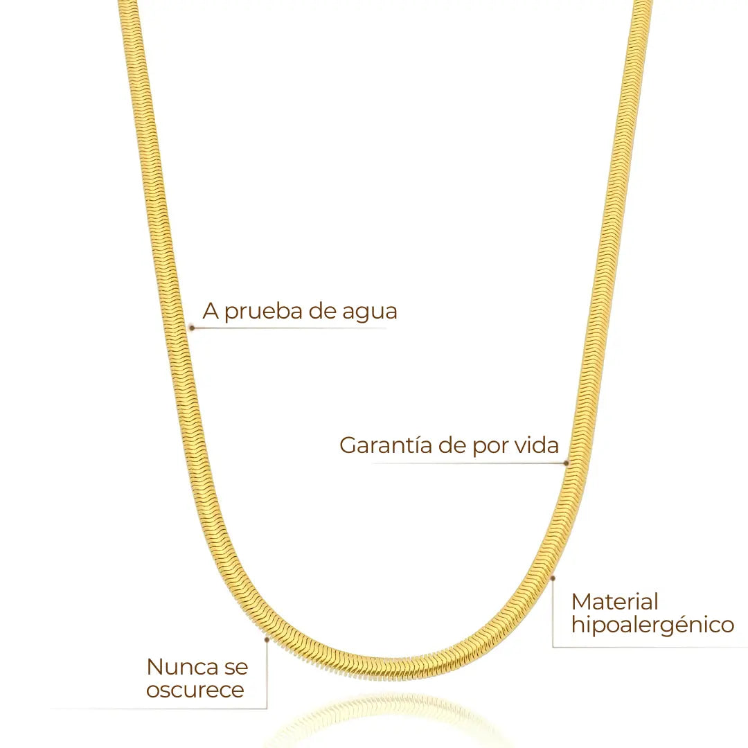 Collar ZAYA tipo snake fino de 2 mm, baño de oro 18K; ajustable 45–50 cm, hipoalergénico, a prueba de agua y con garantía de por vida.