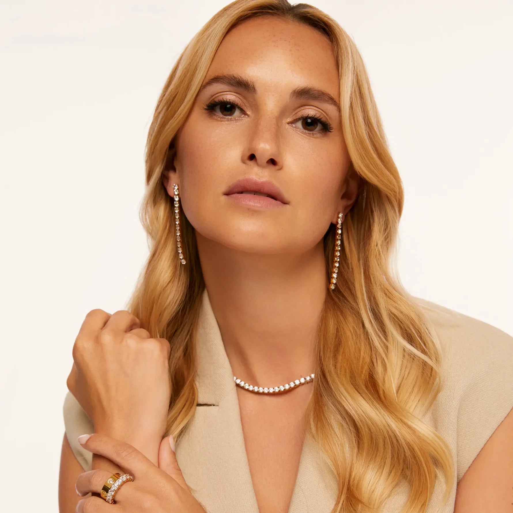 Gargantilla ZAYA tipo riviera con circonias, baño de oro 18K; hipoalergénica, a prueba de agua y con garantía de por vida