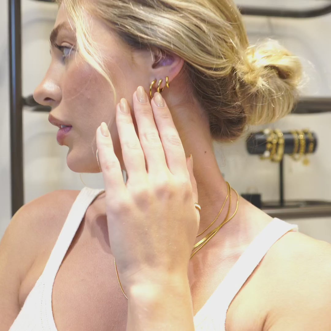 Trío de argollas ZAYA en baño de oro 18K, set de 3 tamaños; a prueba de agua, no se oscurecen, hipoalergénicas y con garantía de por vida.