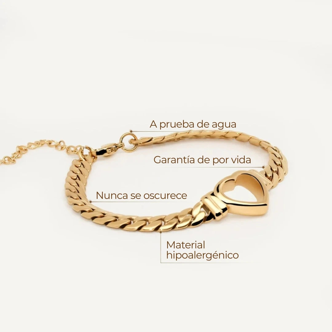 Pulsera ZAYA de eslabones con dije de corazón calado y extensor, baño de oro 18K; a prueba de agua, no se oscurece, hipoalergénica y con garantía de por vida.