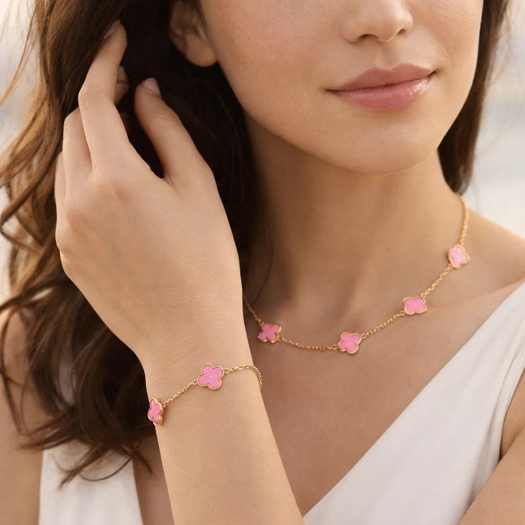 Collar Trébol Rosa – Baño de Oro 18K